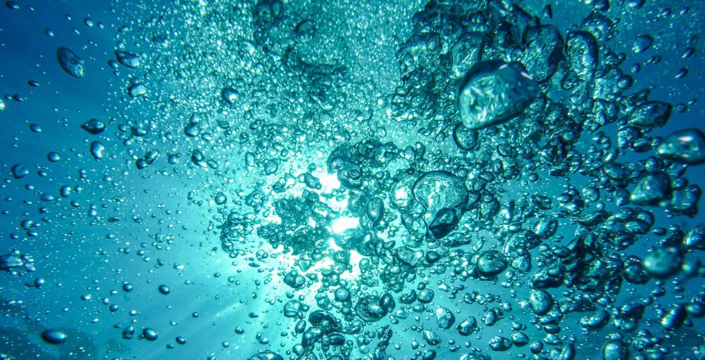 Ist basisches Wasser und Wasserstoff-Wasser gutes Trinkwasser?